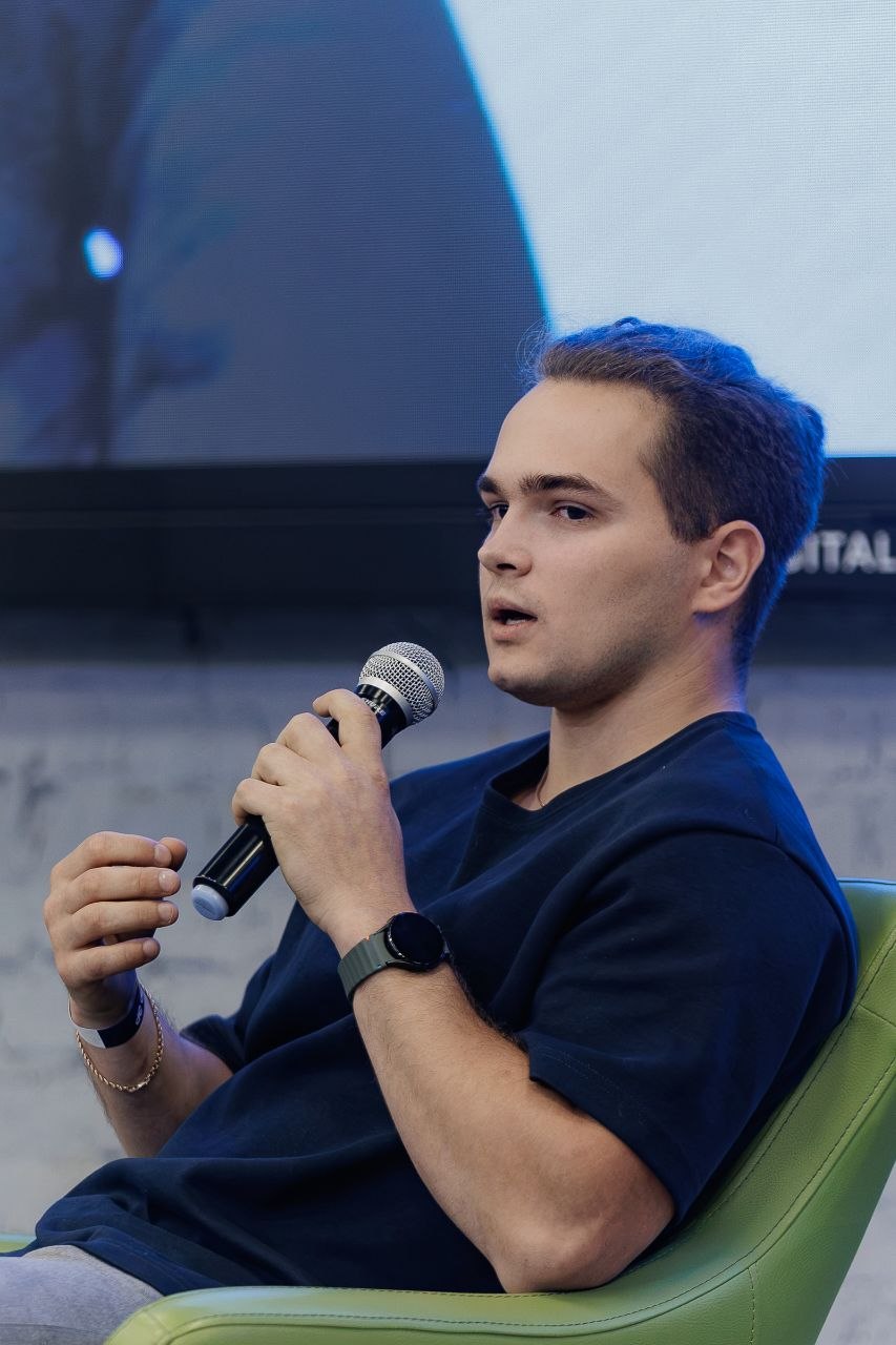 Mikhail Vakulich beantwortet Fragen aus dem Publikum